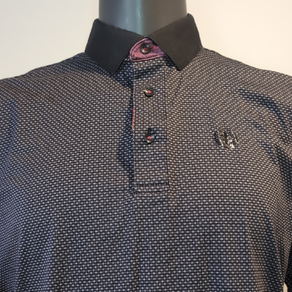 Au Noir Navy Blue Geometric Pattern Polo Shirt with Contrast Collar OXB
